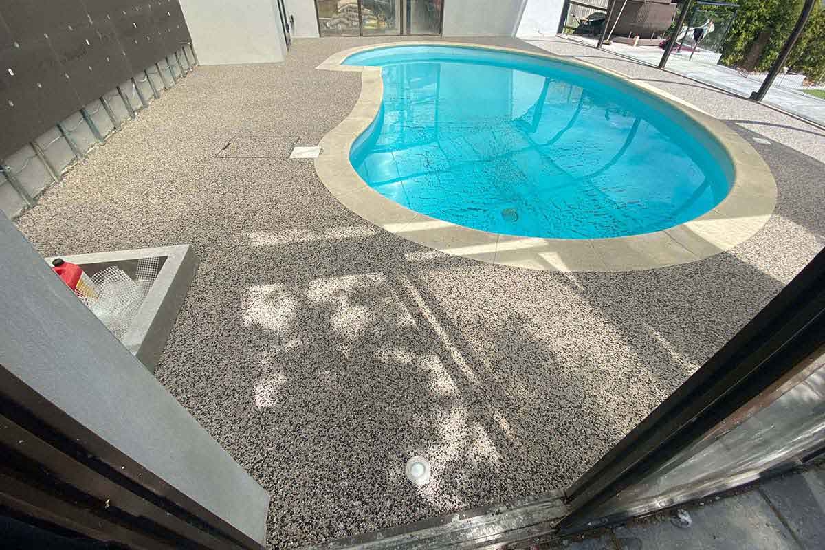 Resin bound swimming pool Oyster
